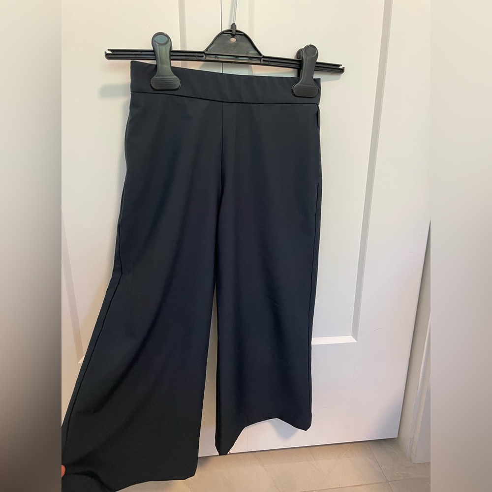 Hugo Boss Girl Pant. Size 8.  Like new !
